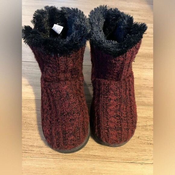 Dearfoams red knit with very softy faux fur lining women sock bootie size L 9/10 - Picture 3 of 8